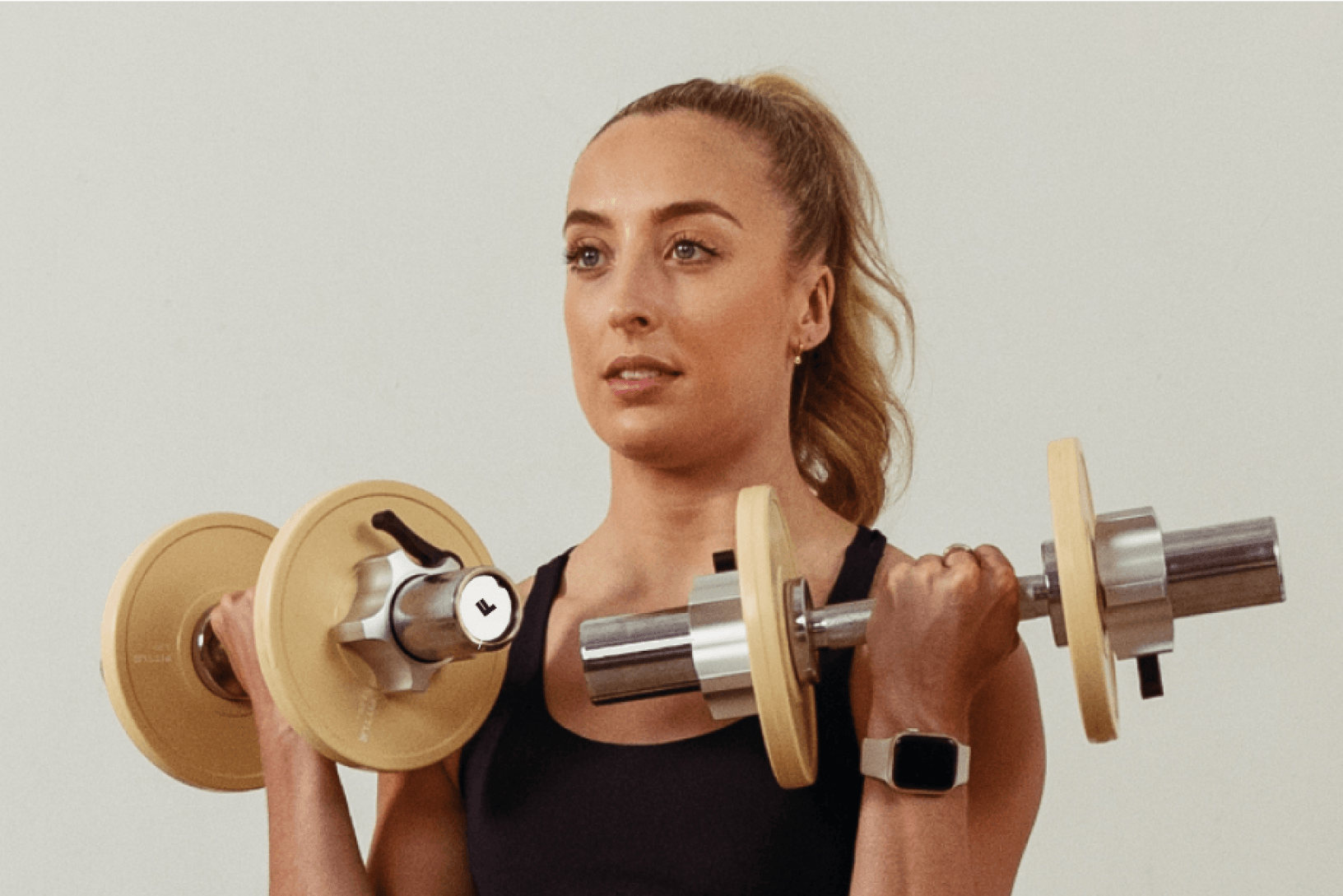 Woman working out with Fittle equipment